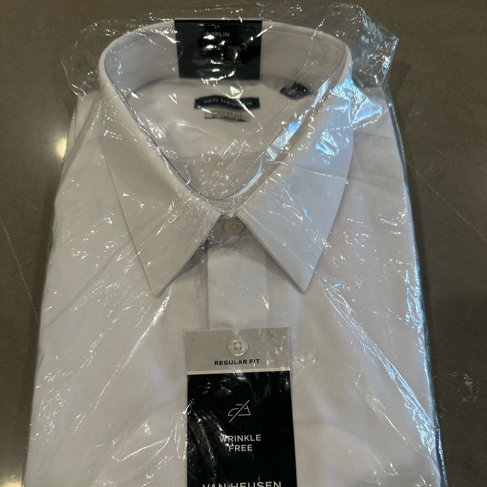 Van Heusen Men's Crisp White Dress Shirt NWT